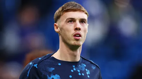 Cole Palmer com a camisa do Chelsea.