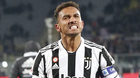 FLORENCE, ITALY - MARCH 02: Danilo Luiz da Silva of Juventus greets fans after during the Coppa Italia Semi Final 1st Leg match between ACF Fiorentina and Juventus FC at Stadio Artemio Franchi on March 2, 2022 in Florence, Italy. (Photo by Gabriele Maltinti/Getty Images)
