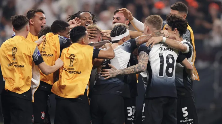 Após liberar Fagner para o Cruzeiro, Corinthians acerta a saída de mais um grande nome. (Photo by Alexandre Schneider/Getty Images)