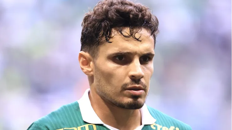 Raphael Veiga, do Palmeiras, tem martelo batido no Cruzeiro de última hora.