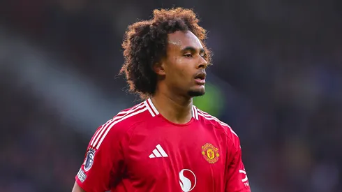 Joshua Zirkzee em partida contra o Bournemouth