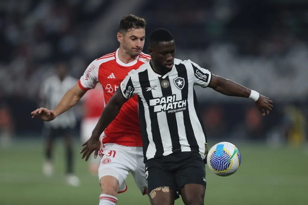 Lucas Alario em ação com a camisa do Internacional. (Photo by Wagner Meier/Getty Images)