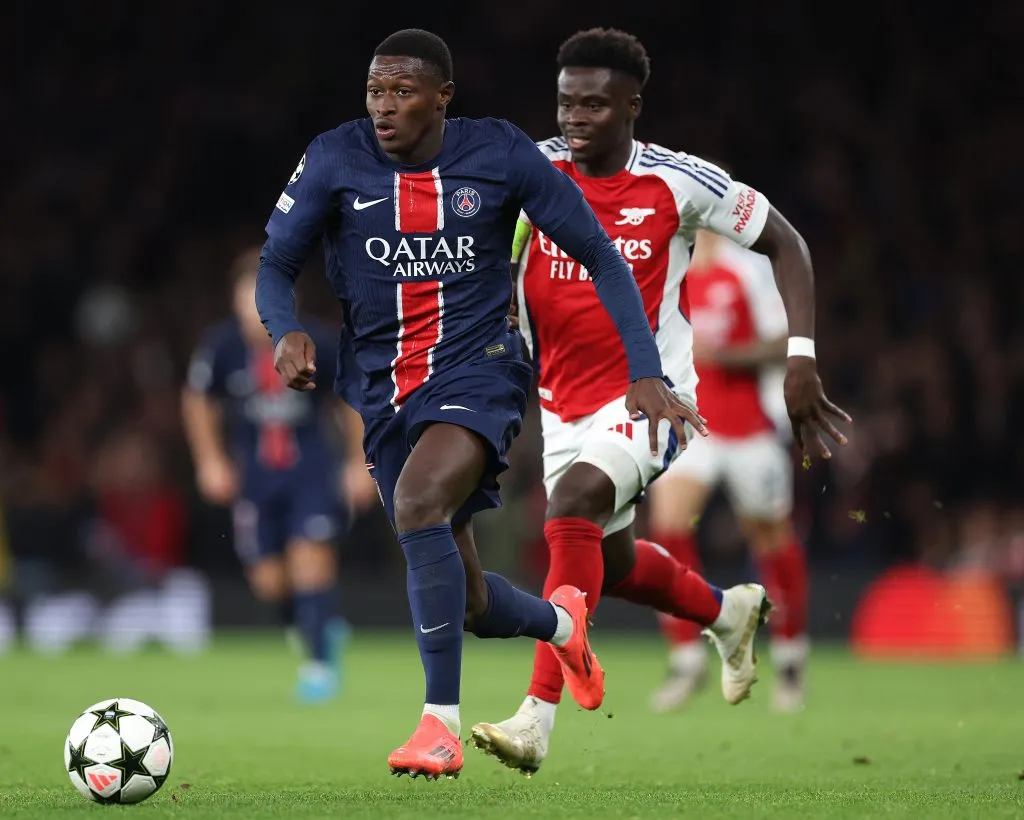 Nuno Mendes pelo Paris Saint-Germain na Champions League 2024/25. (Photo by Julian Finney/Getty Images)