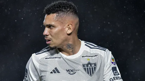 Paulinho jogador do Atlético-MG durante partida contra o Vasco no estádio São Januário