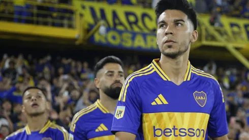 Guillermo Fernández se despediu do Boca Juniors em grande estilo, encerrando sua trajetória no clube com reconhecimento e gratidão. Confirmado como reforço do Fortaleza para 2025, o meio-campista encara um novo capítulo na carreira. (Foto: Daniel Jayo/Getty Images)