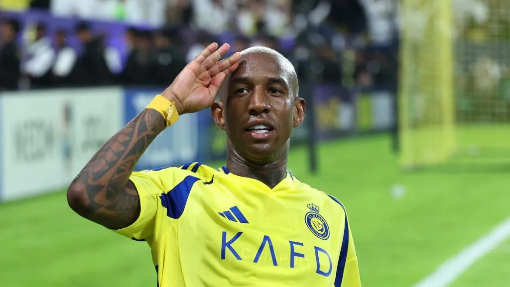 Talisca em ação pelo Al-Nassr