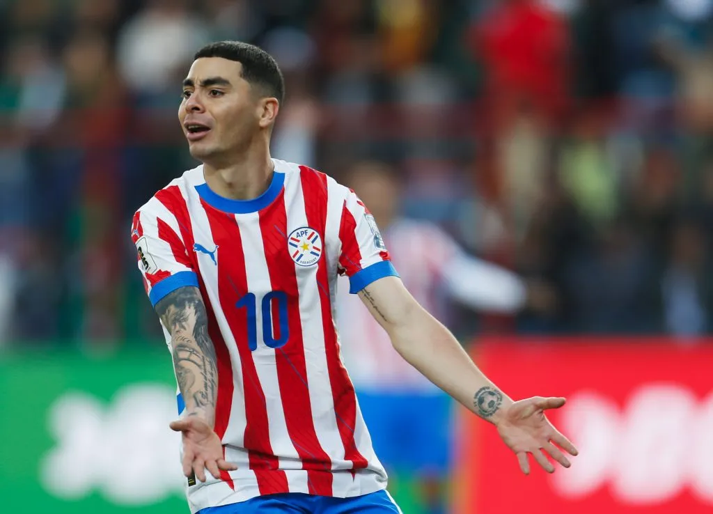 Almirón é um dos destaques do Newcastle (Photo by Gaston Brito Miserocchi/Getty Images)