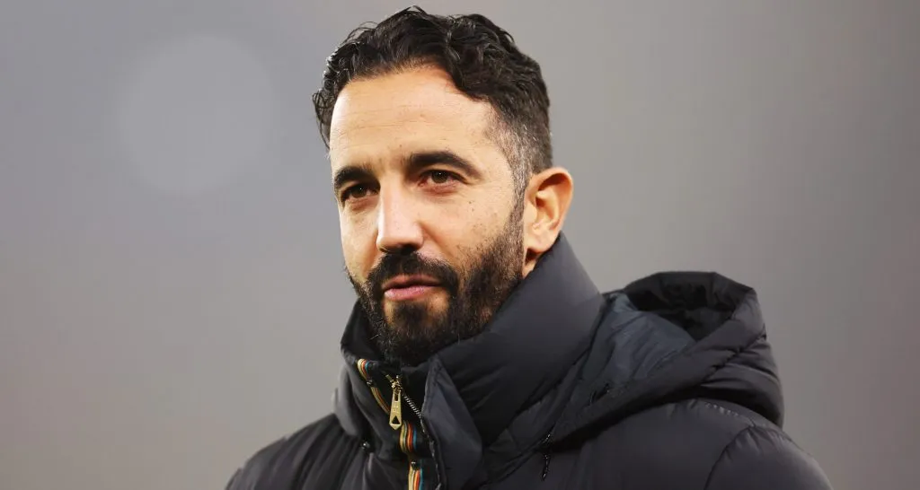 Ruben Amorim, treinador do Manchester United pediu à diretoria a 1ª grande contratação (Photo by Naomi Baker/Getty Images)