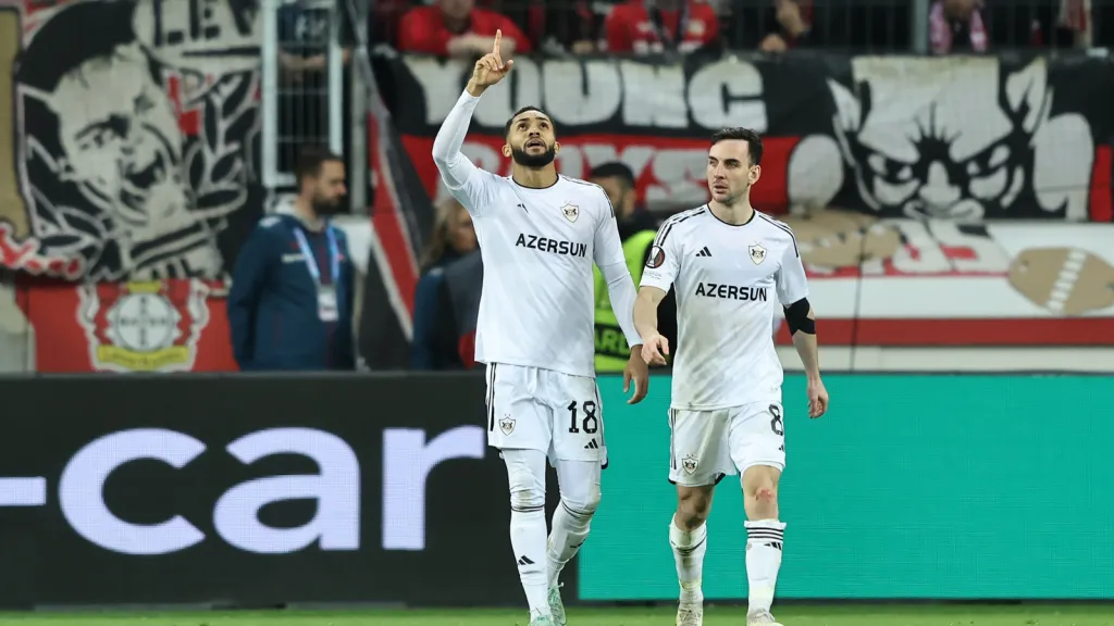 Juninho camisa 18 do Qarabag (foto Christof KoepselGetty Images)