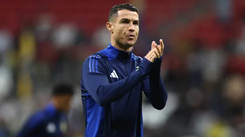 Com o contrato atual chegando ao fim em 2025, Cristiano Ronaldo pode estender sua jornada no Al Nassr até os 42 anos. (Photo by Yasser Bakhsh/Getty Images)