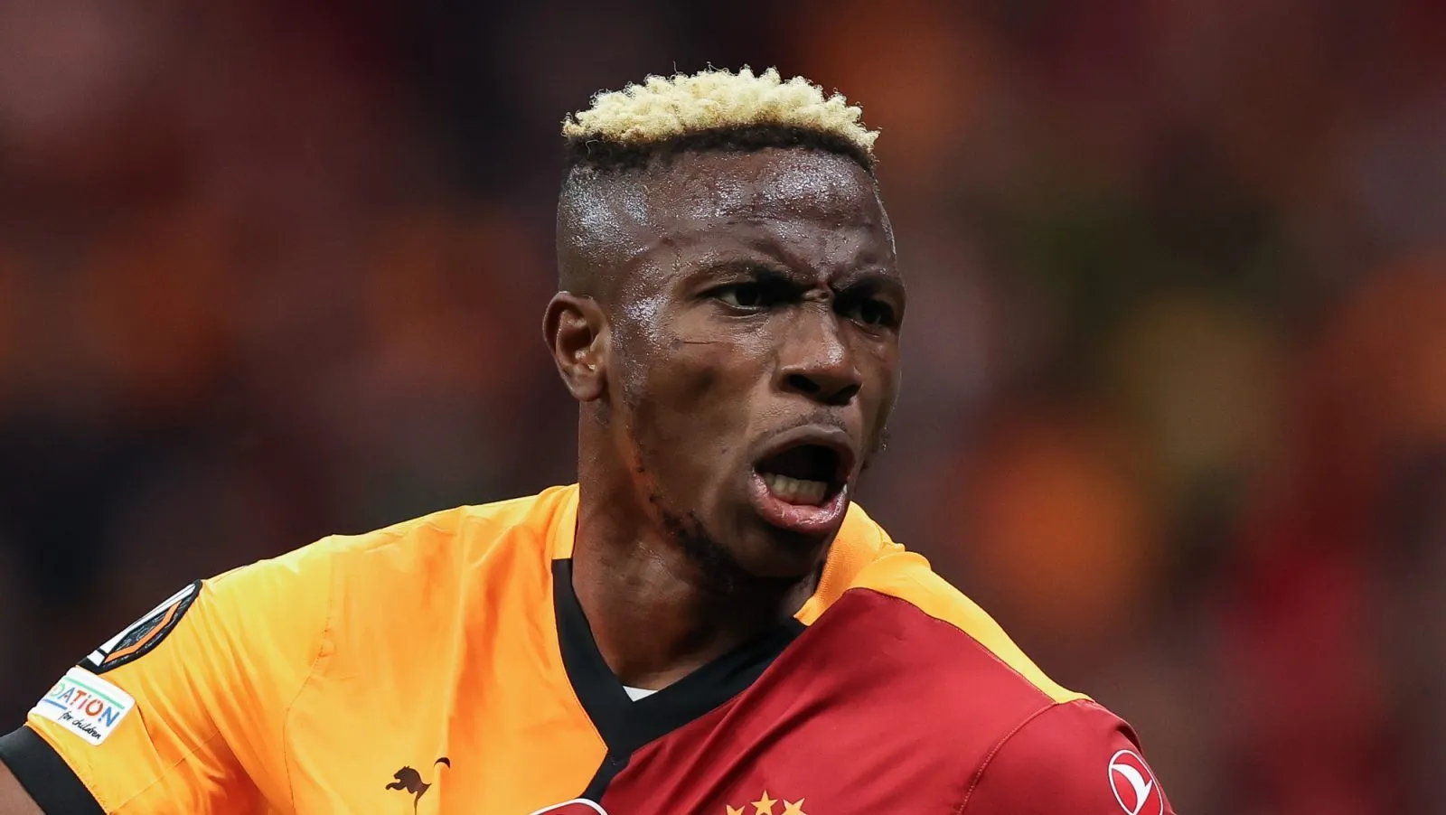   Victor Osimhen pelo Galatasaray,que pertence ao Napoli. Jogador é alvo do Arsenal e do Manchester United  (Photo by Ahmad Mora/Getty Images)