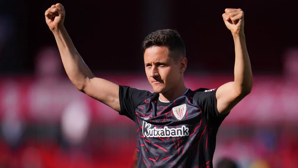 Ander Herrera com camisa Bilbao