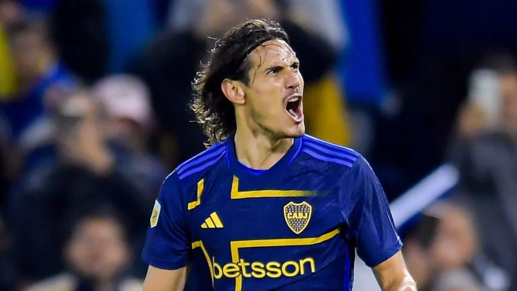 Cavani com a camisa do Boca Juniors