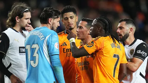 Vinicius Júnior é expulso em briga contra o Valencia