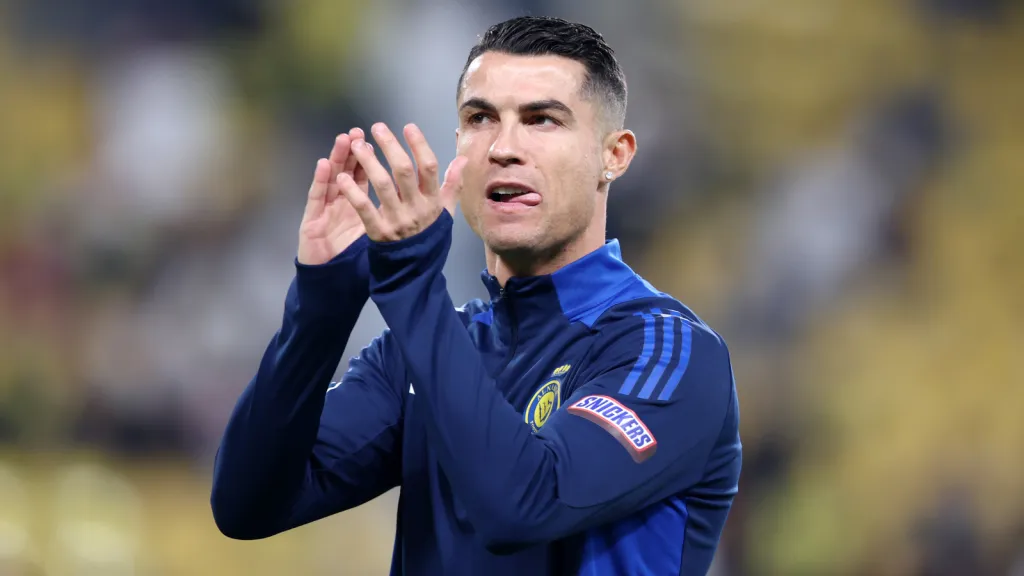 Cristiano Ronaldo antes de partida pelo Al-Nassr (Photo by Yasser Bakhsh/Getty Images)