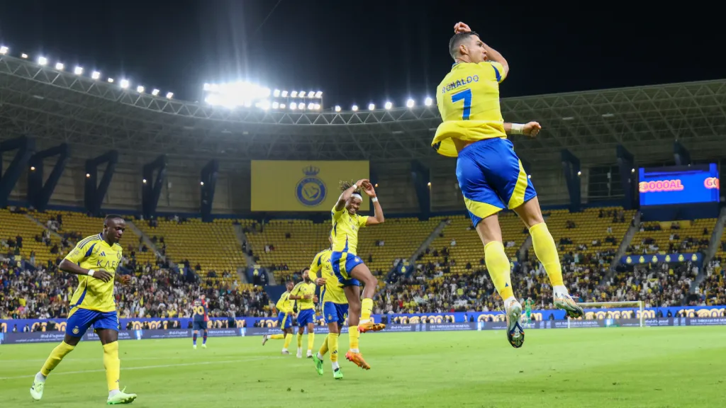 Cristiano Ronaldo comemorando gol pelo Al-Nassr (Photo by Abdullah Ahmed/Getty Images)