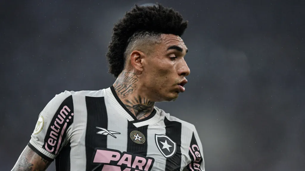 Igor Jesus jogador do Botafogo durante partida contra o Criciúma no estádio Maracanã (foto: Thiago Ribeiro/AGIF)