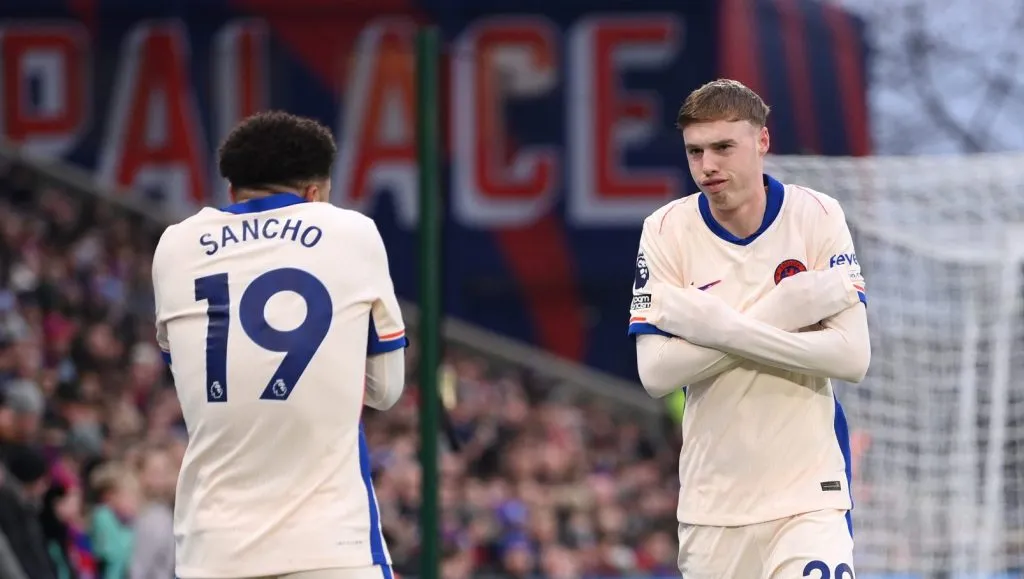 Palmer celebrando um gol pelo Chelsea com Sancho (Justin Setterfield/Getty Images)