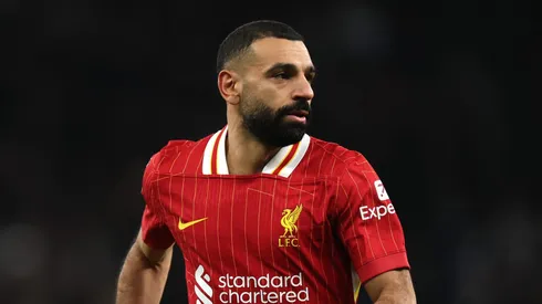 Apesar do valor alto estipulado pelo clube espanhol, o histórico de provocações entre o brasileiro e Mohamed Salah pode impactar sua integração no clube inglês. (Photo by Alex Pantling/Getty Images)