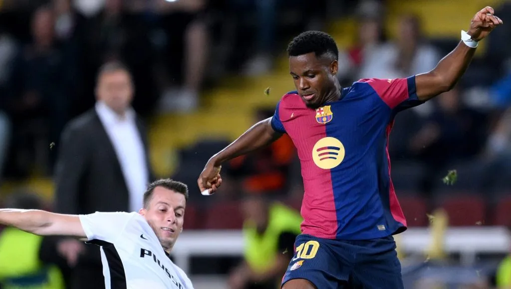 Ansu Fati em campo (David Ramos/Getty Images)