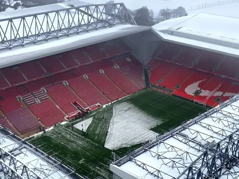 Liverpool x Manchester United acontece, mesmo com neve intensa