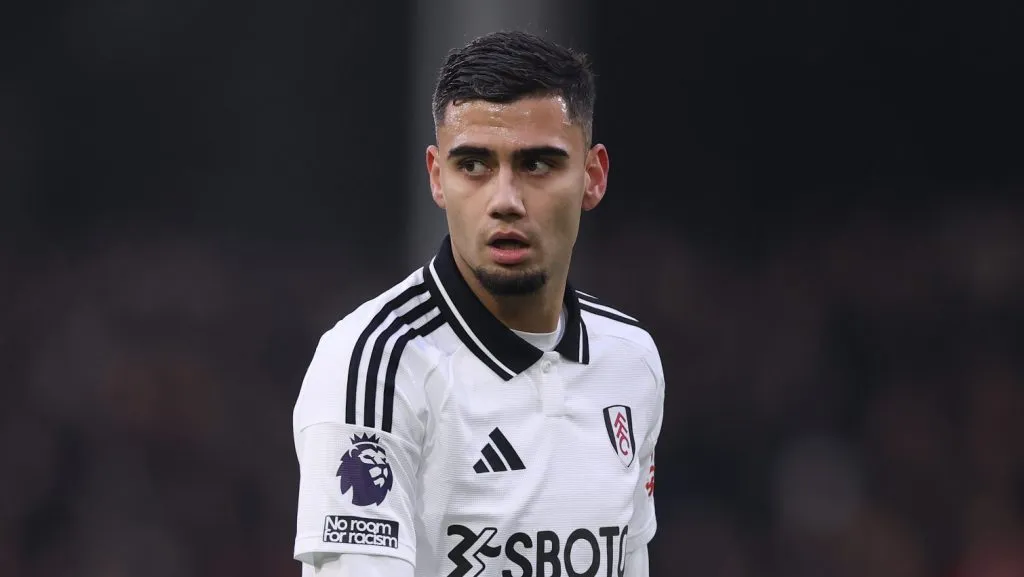 Andreas em ação pelo Fulham.