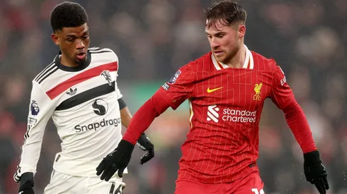 Alexis Mac Allister, do Liverpool, corre com a bola enquanto é pressionado por Amad Diallo, do Manchester United, durante a partida da Premier League entre Liverpool FC e Manchester United FC em Anfield, no dia 5 de janeiro de 2025, em Liverpool, Inglaterra. (Foto: Carl Recine/Getty Images)