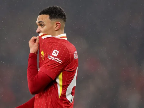 Liverpool: Arne Slot rebate críticas a Alexander-Arnold após duelo contra o United: "Minha opinião é..."