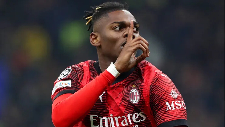 Rafael Leão escolhe em qual clube vai assinar entre Barcelona, Chelsea e United (Photo by Marco Luzzani/Getty Images)