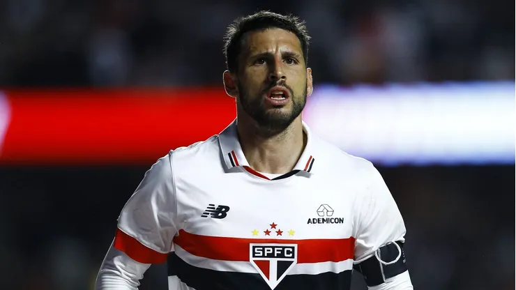 River Plate tenta Calleri. Foto: Marco Miatelo/AGIF