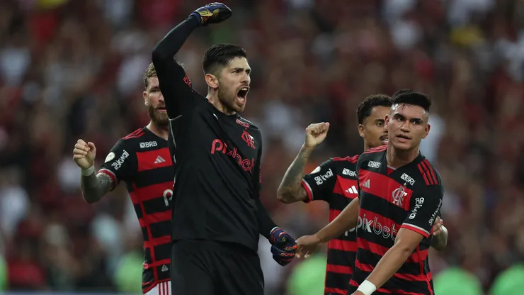 Jogadores do Flamengo comemorando após jogo contra o Fluminense. Pixbet recebeu autorização para operar no país. Foto: Wagner Meier