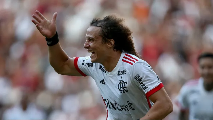 Livre, ex-Flamengo David Luiz entra na mira de clubes europeus.