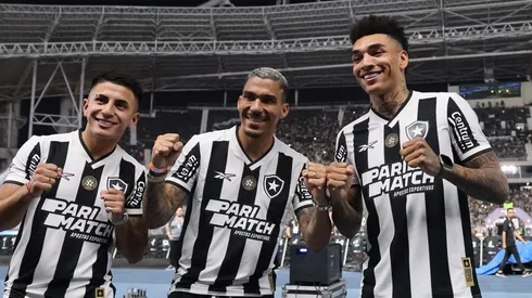 Botafogo acata decisão de John Textor após proposta do Atlético de Madrid por craque da Libertadores. (Photo by Wagner Meier/Getty Images)