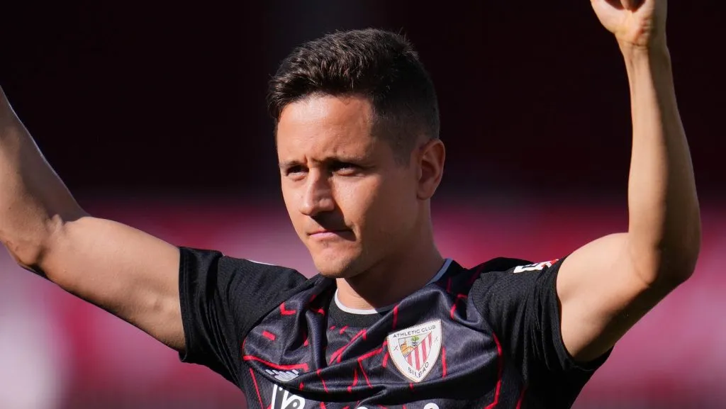 Ander Herrera, do Athletic Club, comemora após a partida da LaLiga Santander entre UD Almería e Athletic Club no Juegos Mediterráneos, em 22 de abril de 2023, em Almeria, Espanha.  (Foto: Aitor Alcalde/Getty Images)
