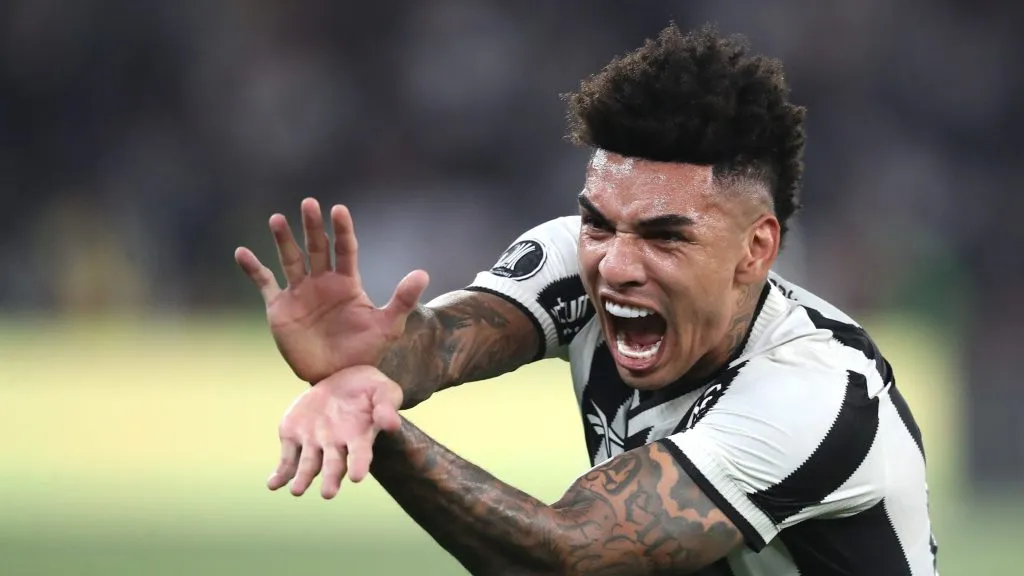 Igor Jesus em ação pelo Botafogo.