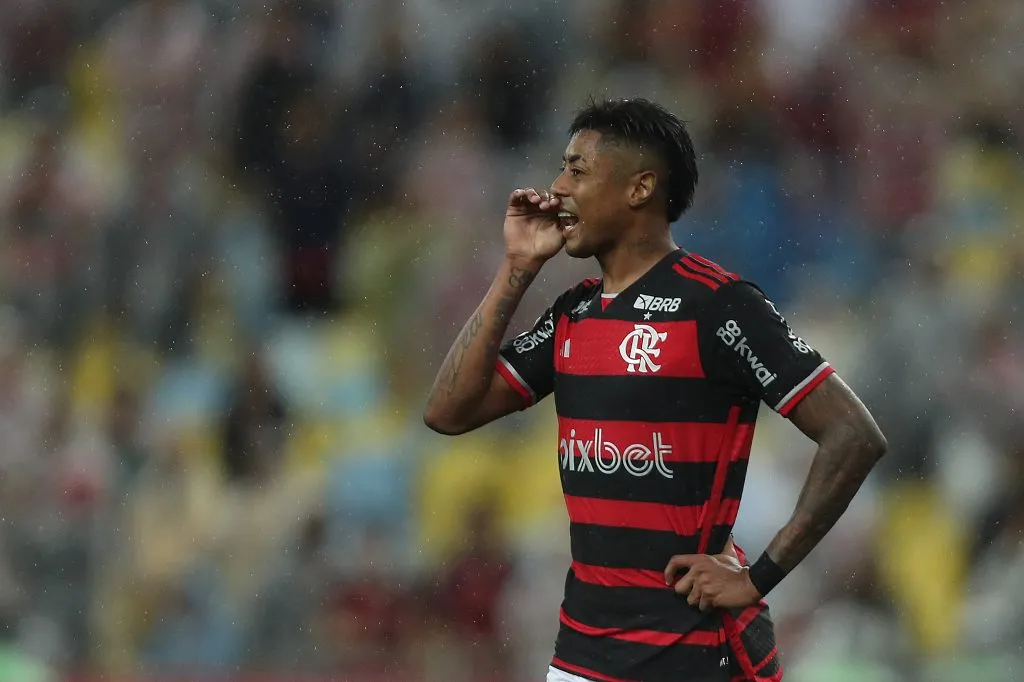 Bruno Henrique enfrentando o RB Bragantino (Photo by Wagner Meier/Getty Images)