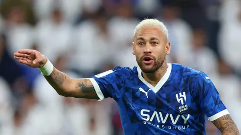 Neymar pode enfrentar Palmeiras no Mundial. (Photo by Yasser Bakhsh/Getty Images)