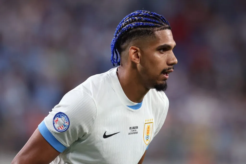 Araújo em ação pelo Barcelona. (Photo by Mike Stobe/Getty Images)