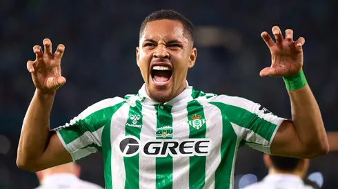 Vitor Roque defende o Real Betis e Ansu Fati também pode defender o clube, segundo portal. (Photo by Fran Santiago/Getty Images)