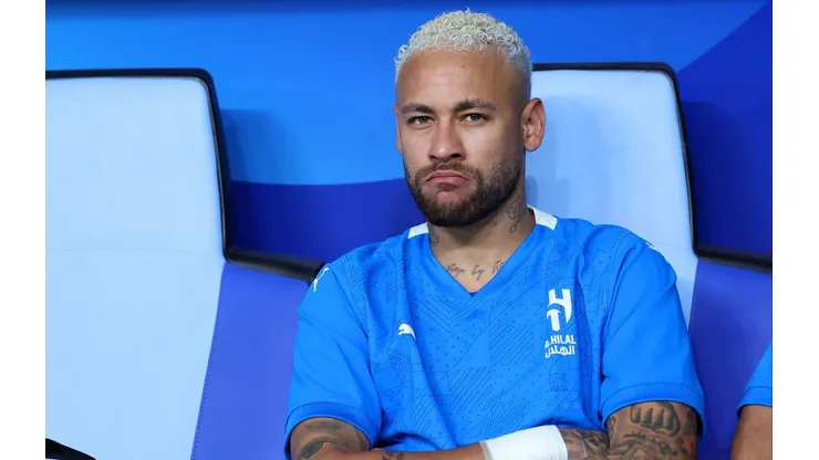 Al-Hilal prepara saída de Neymar e decide investir em estrela da Premier League para substituí-lo. (Photo by Abdullah Ahmed/Getty Images)