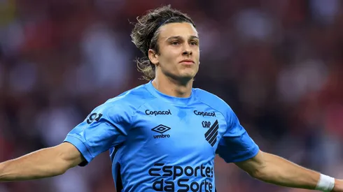 Canobbio deixa o Athletico Paranaense e encaminha acerto com um dos maiores times do Brasileirão. (Photo by Buda Mendes/Getty Images)