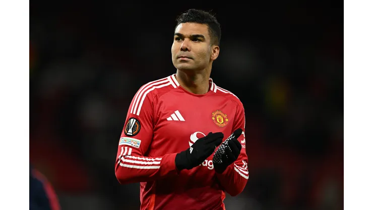 Casemiro não vive boa fase no Manchester United (Photo by Gareth Copley/Getty Images)