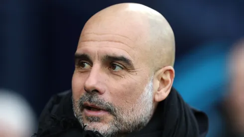 .Pep Guardiola observando jogo contra o West Ham United. City busca substituto para Walker. Foto: Carl Recine