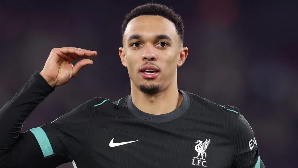 Arnold atuando pelo Liverpool (Photo by Julian Finney/Getty Images)