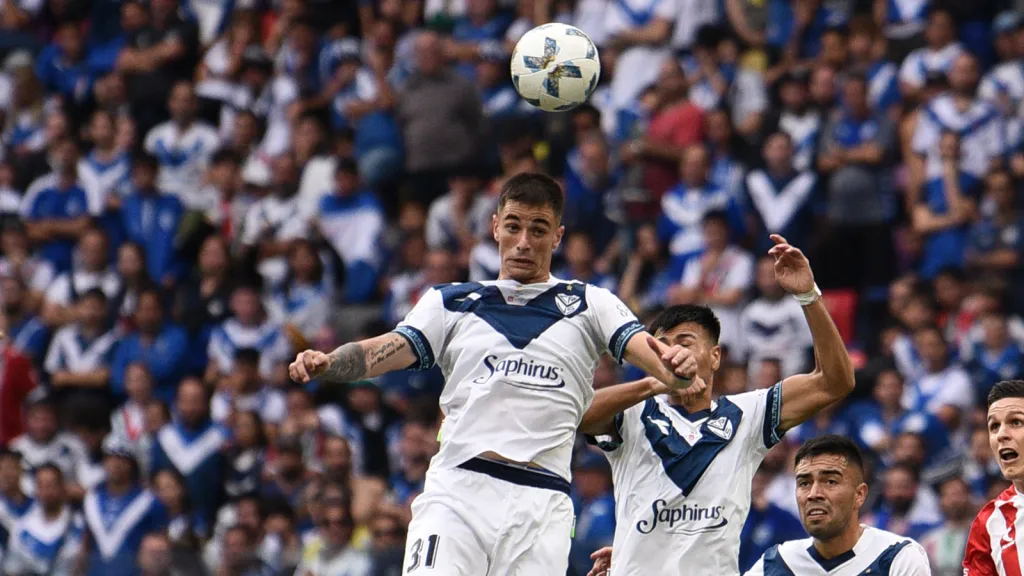 Valentín Gómez em partida pelo Vélez (Photo by Joaquín Camiletti/Getty Images)