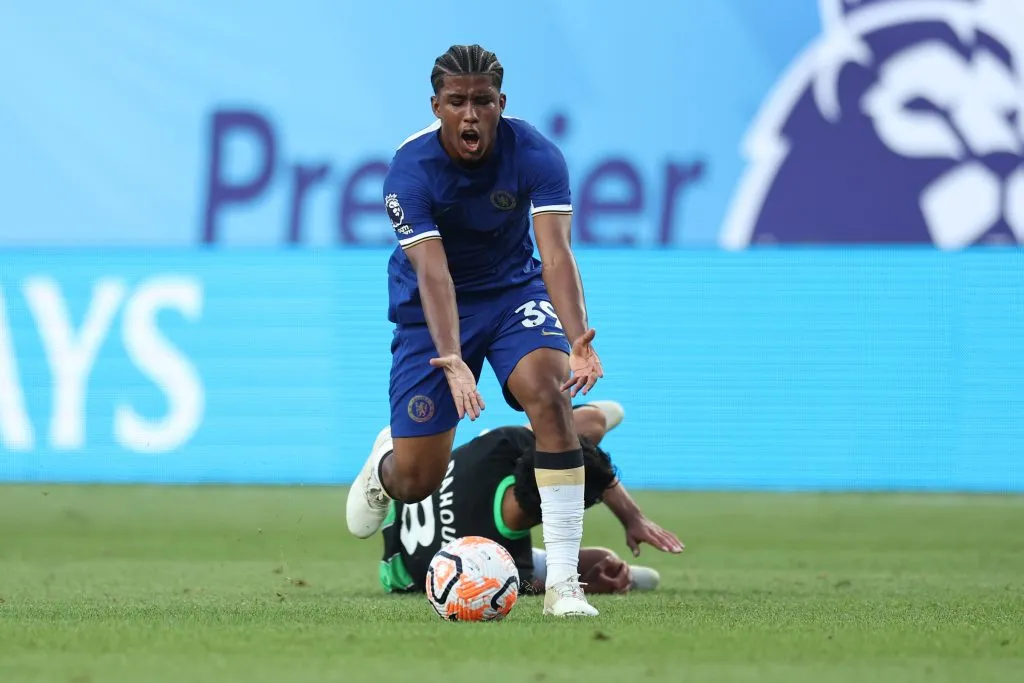Andrey Santos em atuação pelo Chelsea (Photo by Tim Nwachukwu/Getty Images)