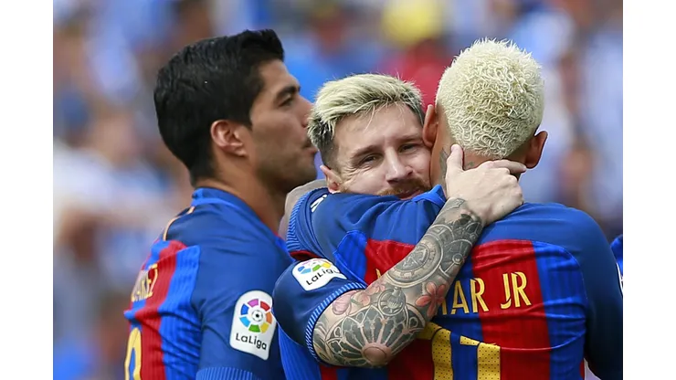 Messi, Suárez e Neymar juntos pelo Barcelona (Photo by Gonzalo Arroyo Moreno/Getty Images)