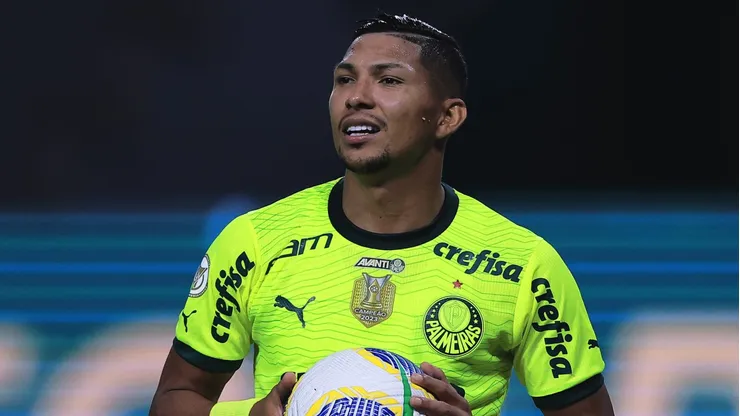 Clube do Brasileirão atravessa o Fluminense e aceita pagar salário de R$ 1,3 milhão para anunciar Rony. Foto: Ettore Chiereguini/AGIF