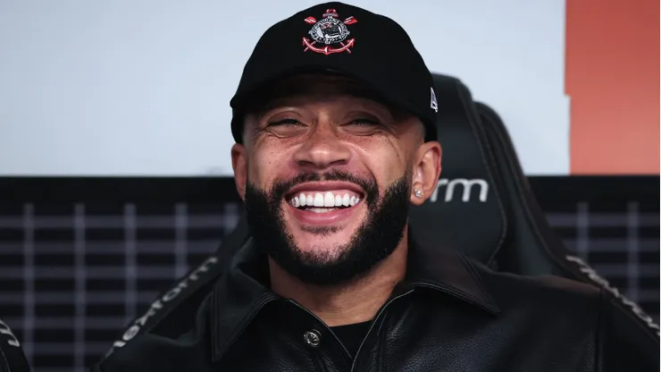 Corinthians não vai parar em Memphis Depay e quer assinar com mais um atacante do exterior.