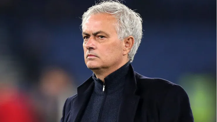 Ex-técnico do Real Madrid, José Mourinho pode comandar grande clube da Premier League (Photo by Paolo Bruno/Getty Images)